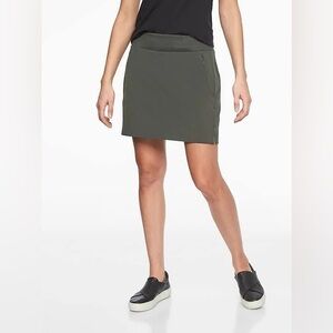 ATHLETA SOHO SKORT SIZE 6